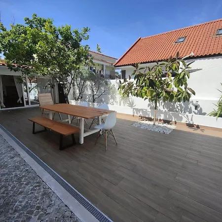 Spacious 3br - Fireplace, Garden And Surfboards