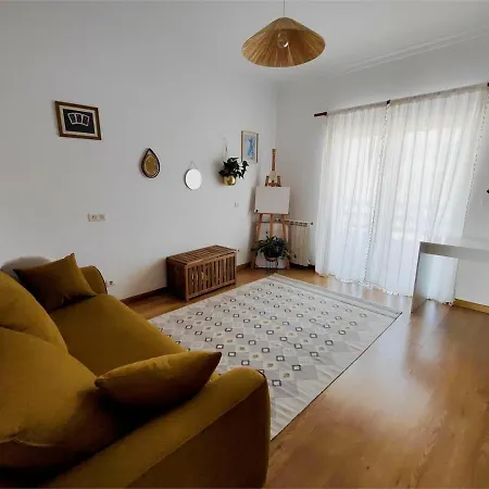 Spacious 3br - Fireplace, Garden And Surfboards